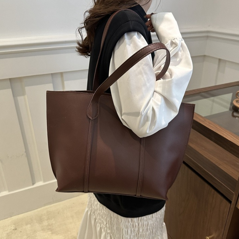 レトロフェイクレザーショルダーバッグ、大容量オフィス通勤ハン - Leather Work Laptop Bag のレビューと価格