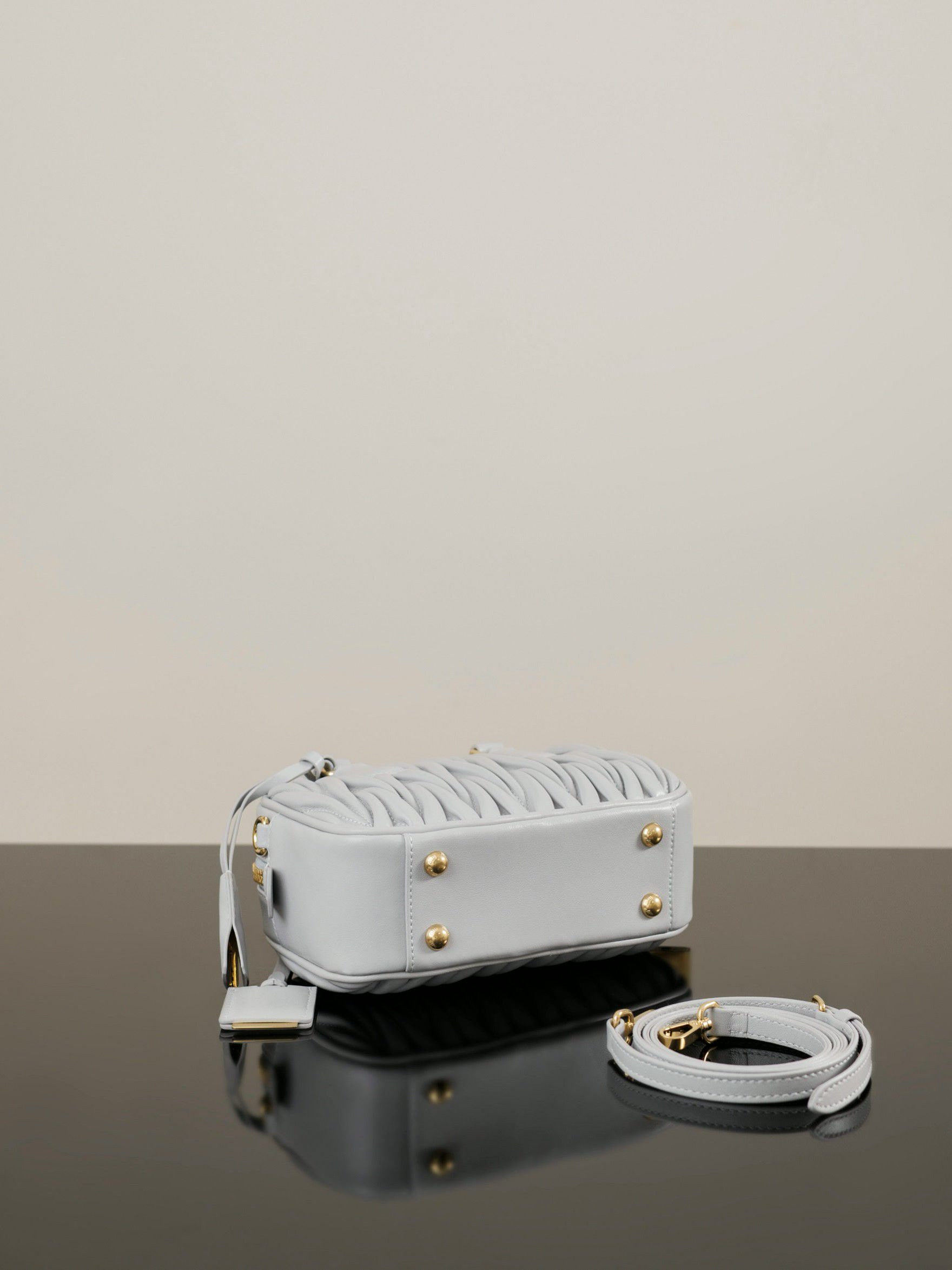 レディース ユーティリティ ハンドバッグ マット ニュートラ - Leatherwork Essentials のレビューと価格
